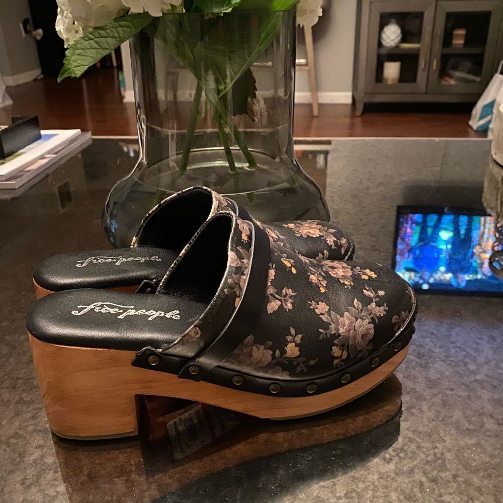 Free People Calabasas Clogs - Picture 9 of 10